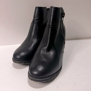 Bamboo Boots, Side Zipper, Chunky Heel Bamboo Rattle Size 10